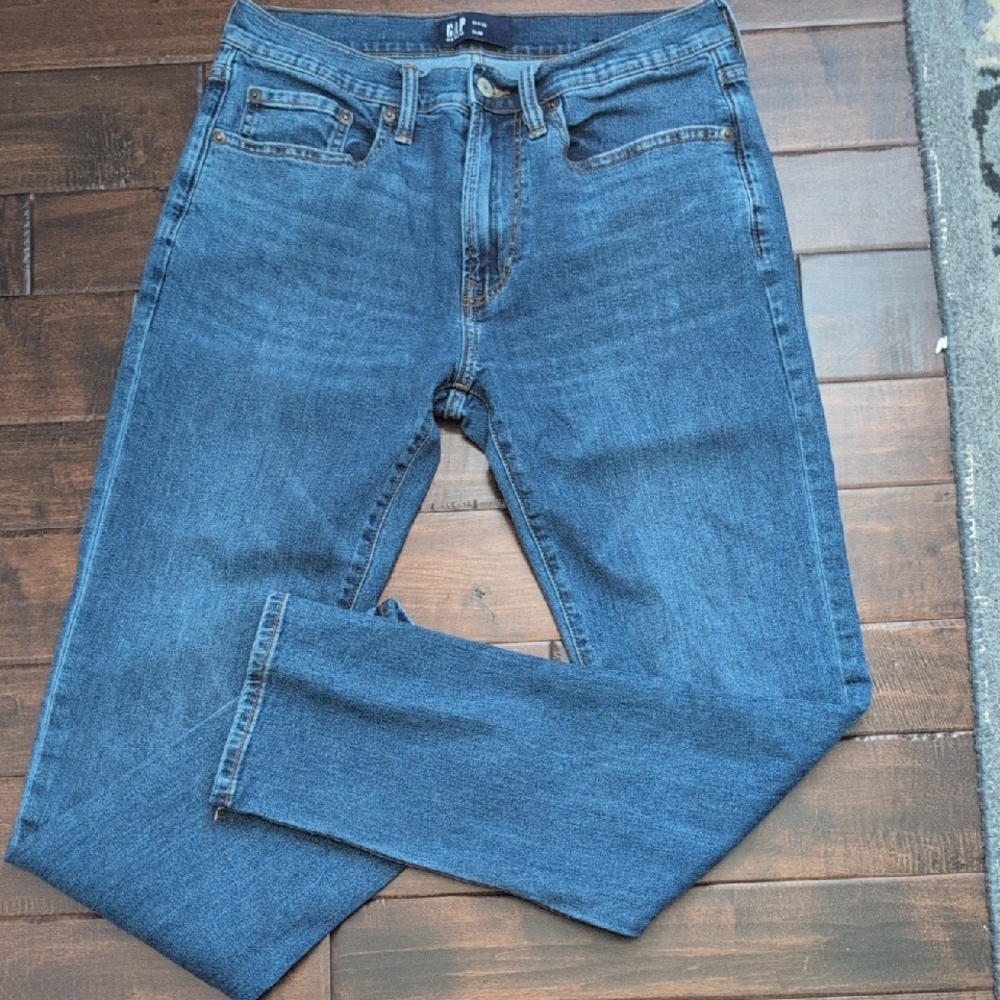 GAP Men's Slim Fit Jeans in Classic Blue